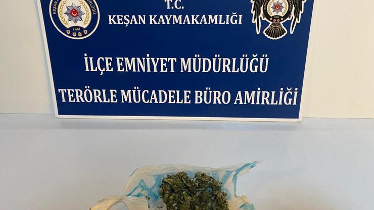 Edirne’de aranması olan 2 firari hükümlü yakalandı