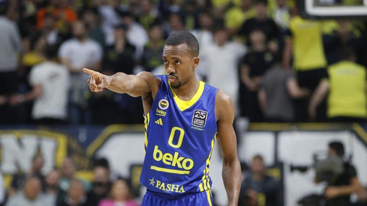 Fenerbahçe Bekoda Errick McCollumun tedavisine başlandı