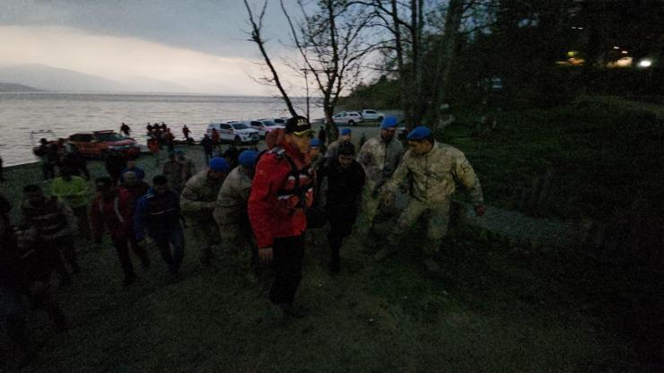 Kum fırtınasında Sapanca Gölünde kaybolan Kaan Egenin cansız bedenine ulaşıldı