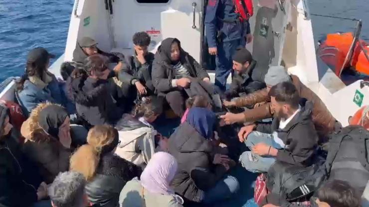 Bodrumda 23 kaçak göçmen ile 2 göçmen kaçakçısı yakalandı