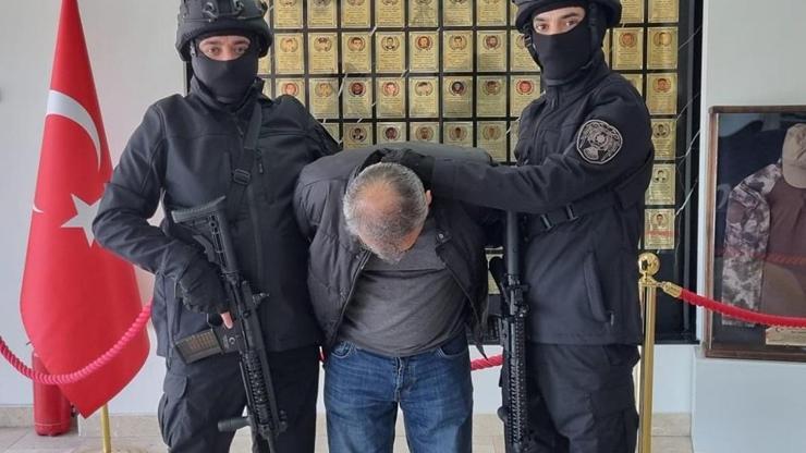 Hapis cezasıyla aranan FETÖden ihraç öğretim üyesi yakalandı