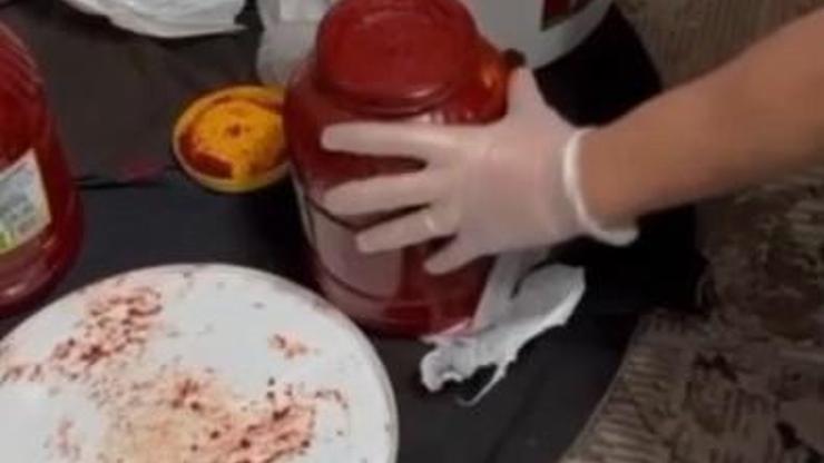 İstanbul- Üsküdarda salça bidonlarıyla uyuşturucu satan şüpheli yakalandı