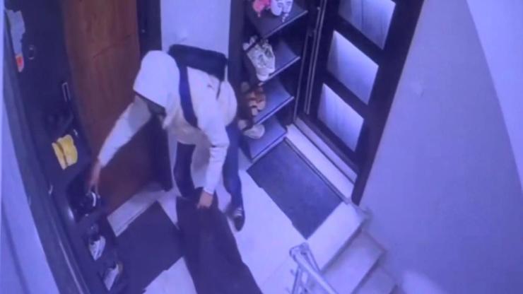 İstanbul - Sultangazide apartmandan ayakkabı hırsızlığı kamerada