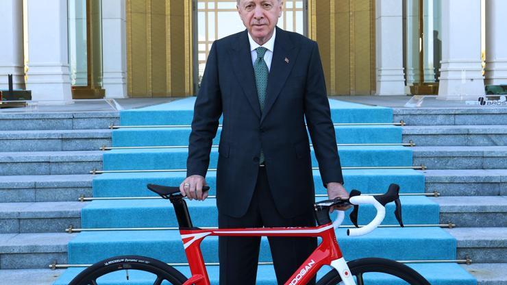 Cumhurbaşkanı Erdoğan, 60ıncı Cumhurbaşkanlığı Türkiye Bisiklet Turu tanıtımına katıldı