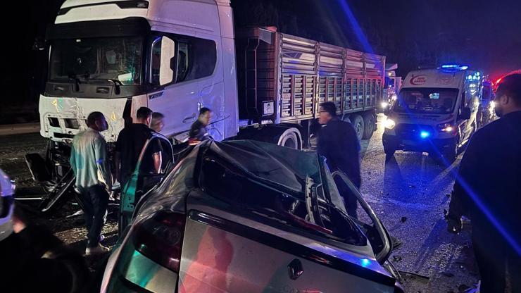 Adanada Trafik Kazası: 1 Ölü, 1 Yaralı