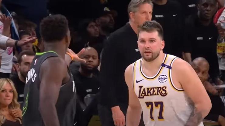 NBA play-offlarında Timberwolves, Lakers karşısında öne geçti