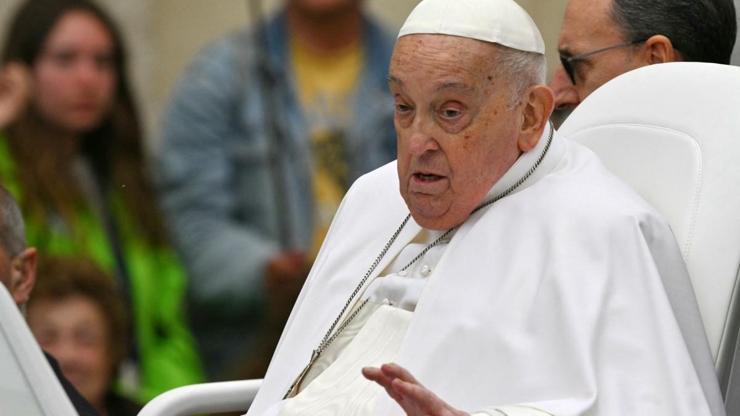 SON DAKİKA HABERi... Papa Francis hayatını kaybetti