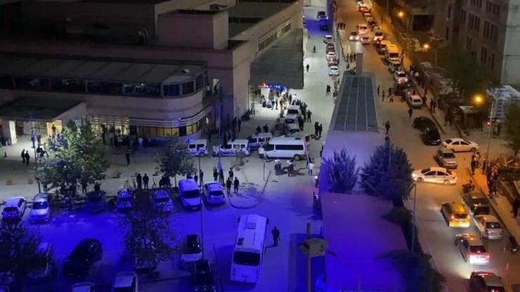 Mahalledeki taşlı, sopalı, bıçaklı kavga hastanede devam etti: 2si ağır, 5 yaralı