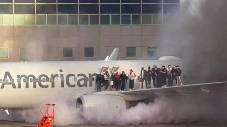 HABER... ABDde panik anları Uçak alev aldı: Yolcular böyle tahliye edildi
