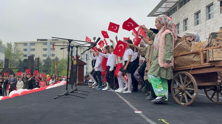 Bursada, 23 Nisan Ulusal Egemenlik ve Çocuk Bayramı kutlandı