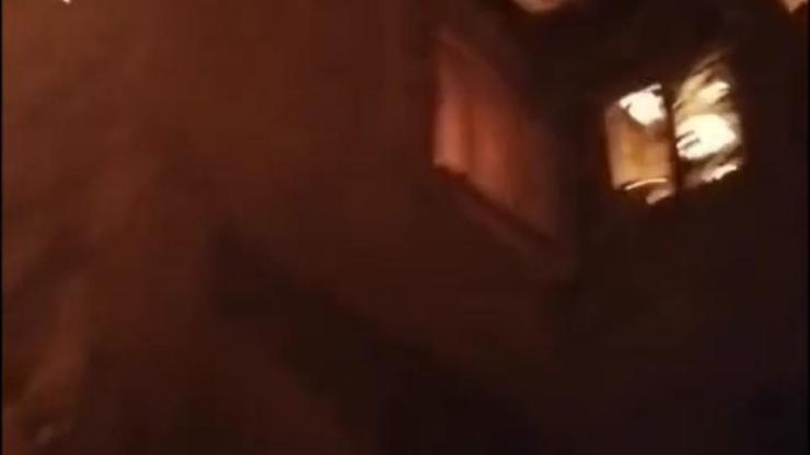 2 katlı evde yangın çıktı; 3 kedi öldü