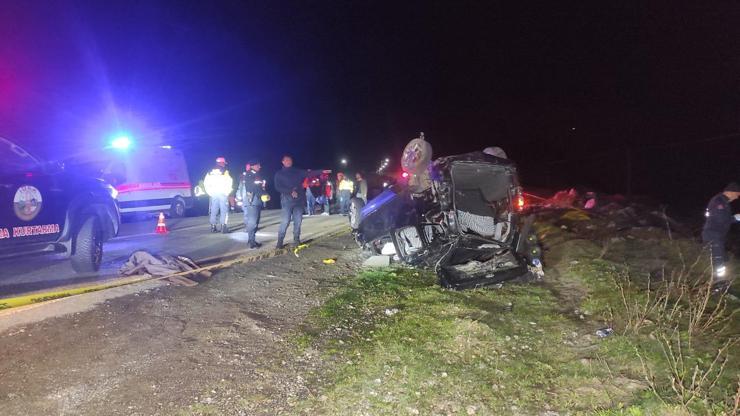 Rize’de hafif ticari araç takla attı: 3 ölü, 2 yaralı