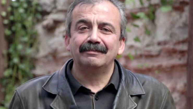 Sırrı Süreyya Önder 18 günlük yaşam mücadelesini kaybetti Kamyon şoförü, yazar, yönetmen, milletvekili…