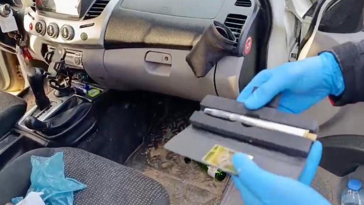 Şüphe üzerine durdurulan otomobilde suikast tabancası bulundu