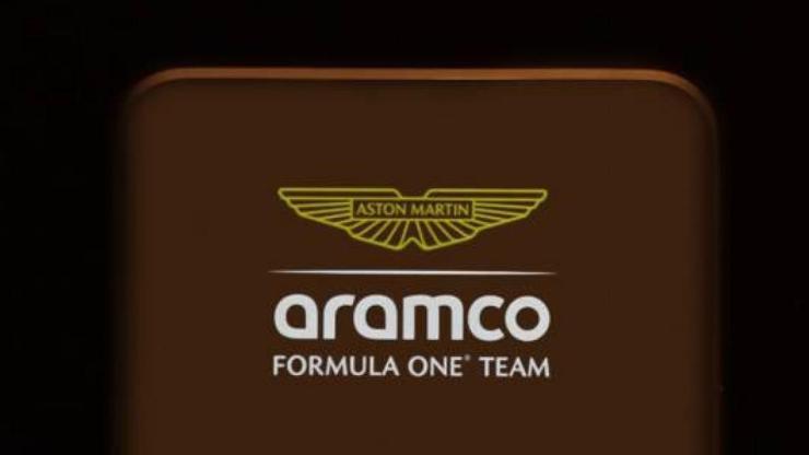 Aston Martin Aramco Formula 1 imzalı akıllı telefon