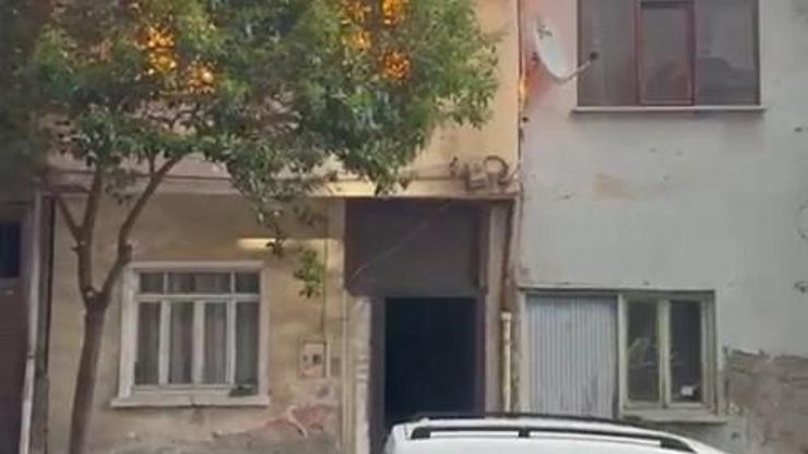 Darıcada 3 ev yandı, 2 itfaiye eri yaralandı