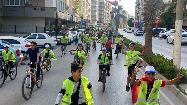 Silifkede çocuklara bisiklet turu