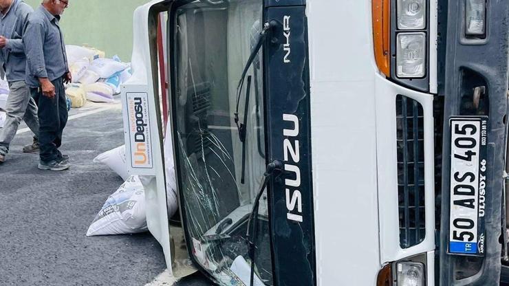 Nevşehirde kamyonet devrildi: 2 yaralı