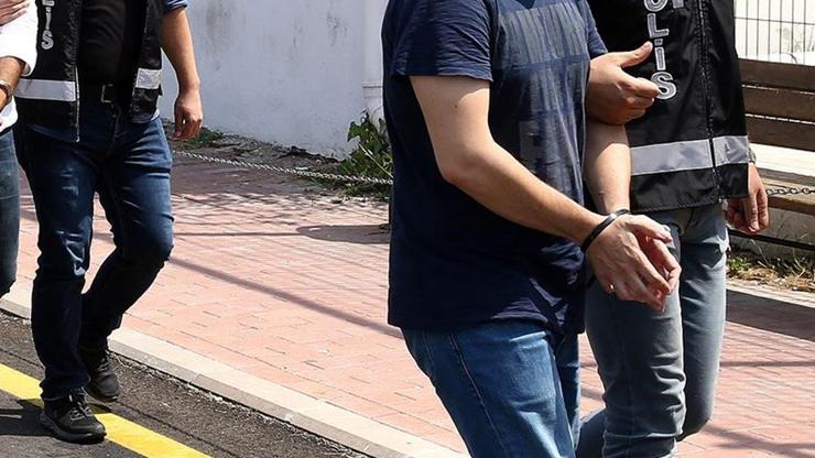 İzmirde 4 kişi, Cumhurbaşkanına hakaretten tutuklandı
