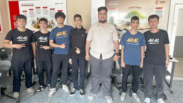 Erdemli’de liseliler geleceğe hazırlanıyor