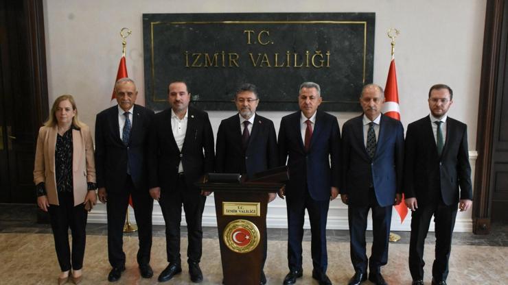 Bakan Yumaklı, İzmirde