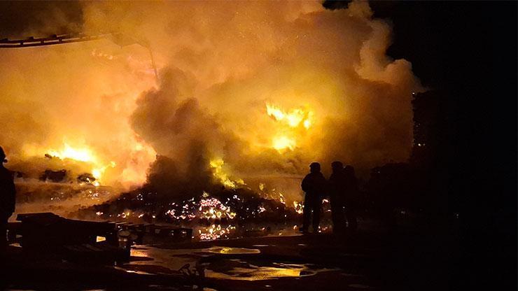 Bursada, palet fabrikasında yangın