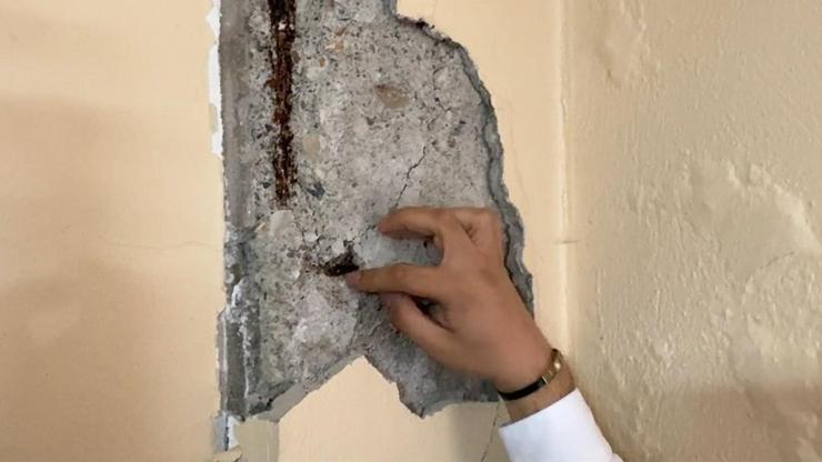 Avcılarda riskli 4 katlı bina tahliye edilerek mühürlendi