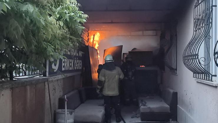 Bursada erkek öğrenci yurdunda yangın; 3 kişi dumandan etkilendi