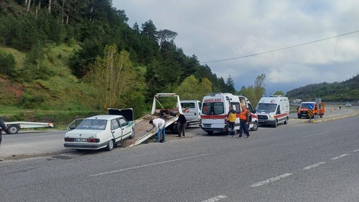 Boluda iki otomobilin çarpıştığı kazada 4 kişi yaralandı