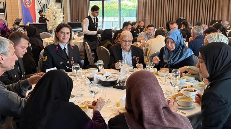 Jandarma şehit annelerini ‘Anneler Gününde unutmadı