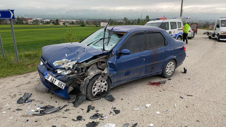 Otomobille motosiklet çarpıştı: 2’si ağır 6 yaralı