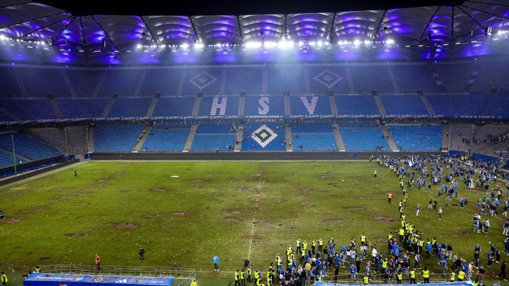 Almanyada Bundesliga izdihamı 26 taraftar yaralandı...