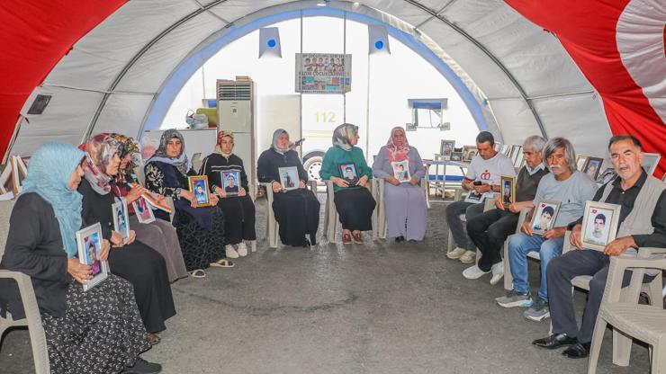 Diyarbakırda evlat nöbeti tutan aileler: İnşallah bayramdan önce çocuklarımıza kavuşuruz