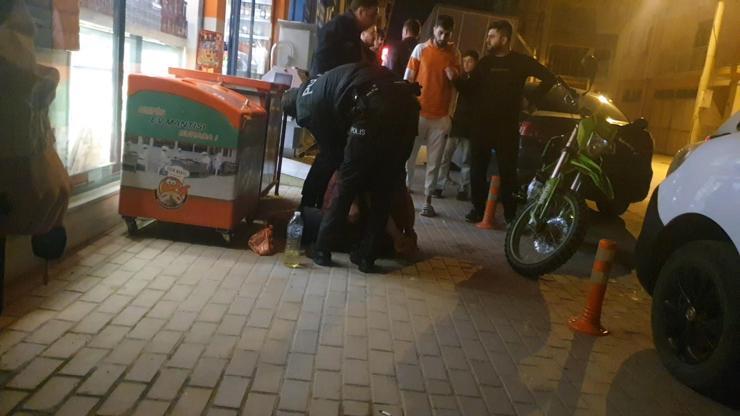 Bursada engelli gencin bakkal önünde çıkardığı yangın, büyümeden söndürüldü