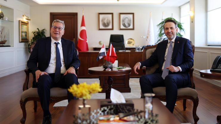 Bakan Bayraktar duyurdu Enerjide yeni dönem... Türkiye ile Mısır arasında Stratejik FSRU Anlaşması