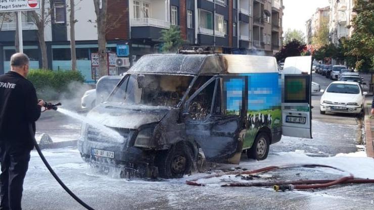 Kırşehir’de süt taşıyan kamyonet yandı
