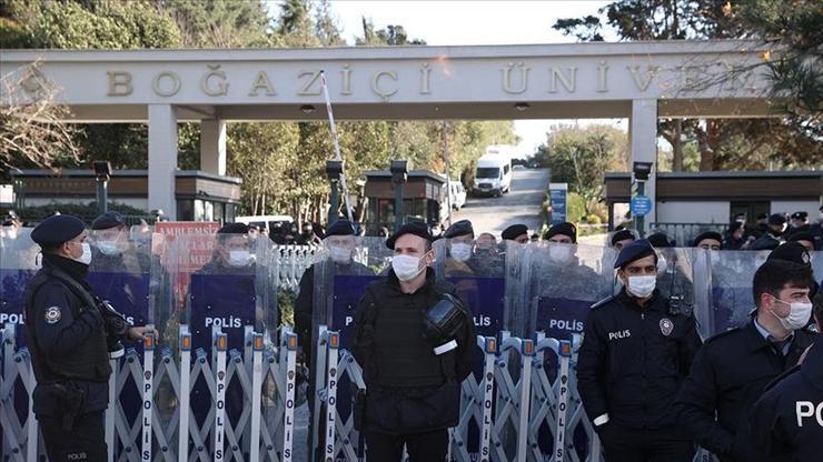 Boğaziçi Üniversitesi olaylarında gözaltına alınan 15 şüpheli adliyeye sevk edildi