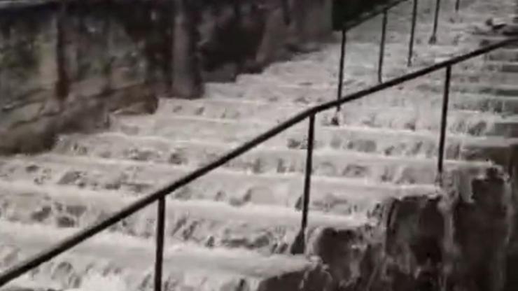 Hatayda sağanak hayatı olumsuz etkiledi