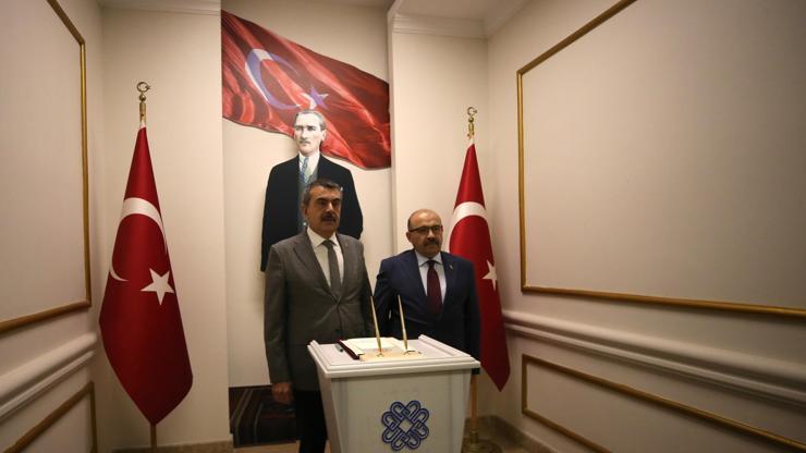 Milli Eğitim Bakanı Tekin, Balıkesirde konuştu: