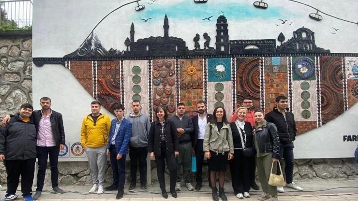 Bursada özel gereksinimli öğrencilerin hazırladığı seramik pano, Nilüferde sergileniyor