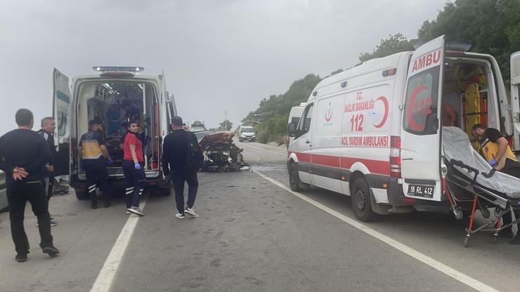 İşçi servis minibüsü ile otomobil çarpıştı: 2’si ağır, 12 yaralı