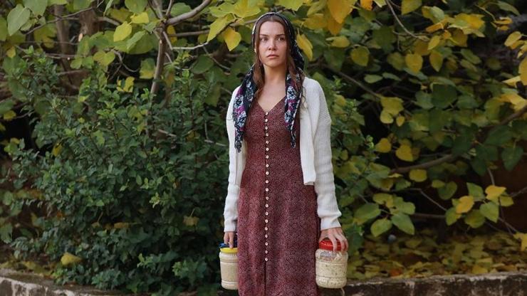 Uzak Şehirde Pakize karakterine hayat veren oyuncu Yaren Güldiken: Onunla birlikte ben de dönüşüyorum