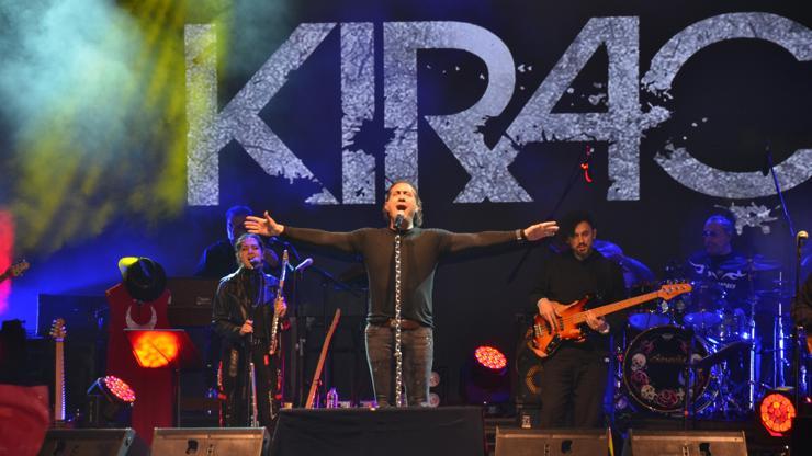 Şarkıcı Kıraç Kahramankazan’da konser verdi