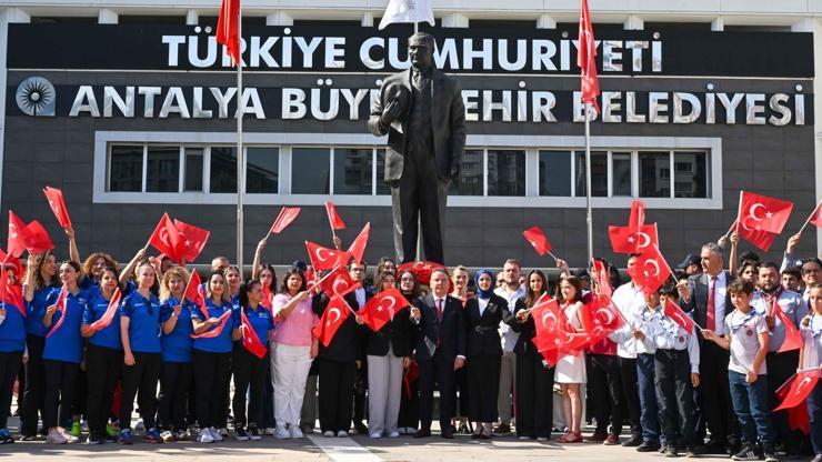Büyükşehir Belediyesinde 19 Mayıs coşkusu törenle başladı