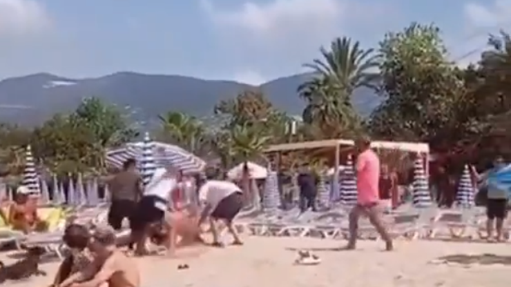 Turisti darp etmişlerdi Alanyadaki plaj işletmesi mühürlendi