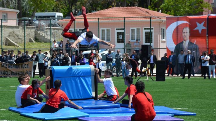Sivrihisarda 19 Mayıs Atatürkü Anma Gençlik ve Spor Bayramı kutlandı