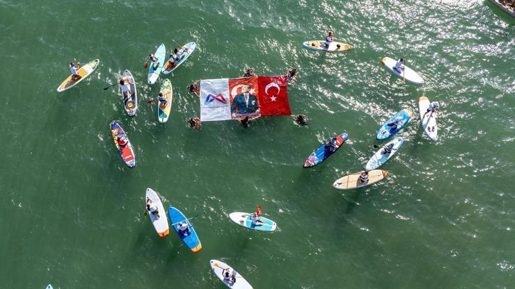 Mersin, havada, karada ve denizde 19 Mayıs coşkusu yaşadı