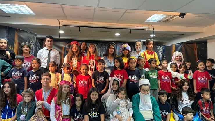 Masal kahramanları Erdemli’de doğayı kurtardı