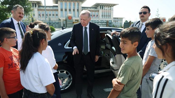 Cumhurbaşkanı Erdoğan, çocuklarla bir araya geldi