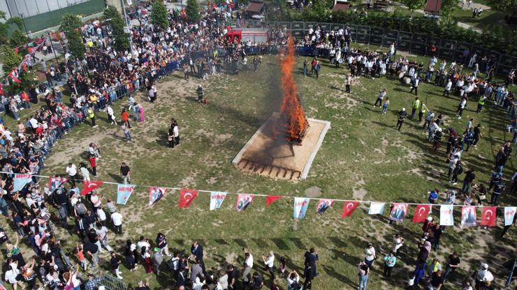 Kırklarelide baharın habercisi Kakava ateşi yakıldı